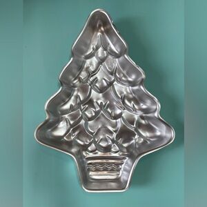Wilton Tree-Shaped Cake Pan